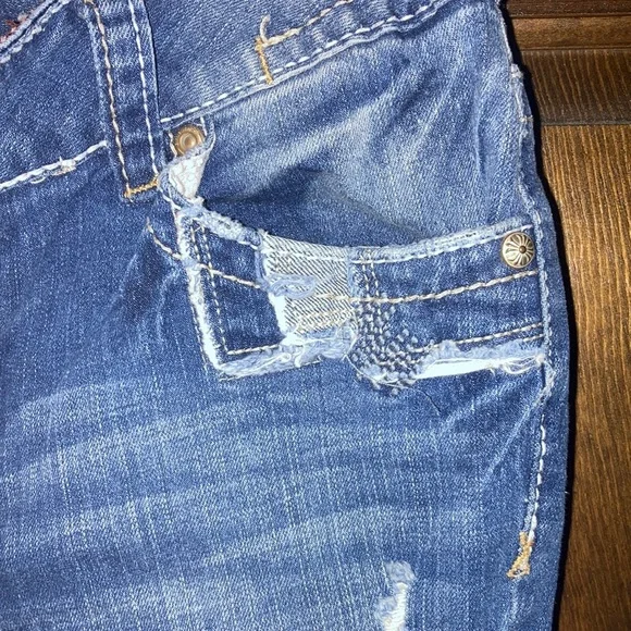 Amethyst Jeans Blue Flare with Distressed Details - Picture 5 of 13